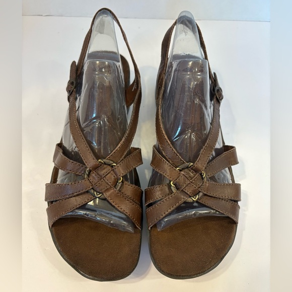 Wear Ever BareTraps Karina brown leather sandals size 8.5 M - Picture 1 of 11